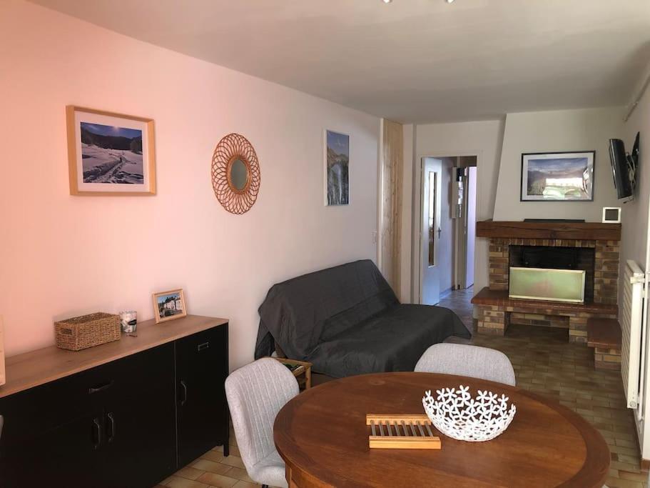 Joli Appartement Avec Terrasse Et Jardin - Vue Sur Montagne Bagneres-de-Bigorre Exterior photo